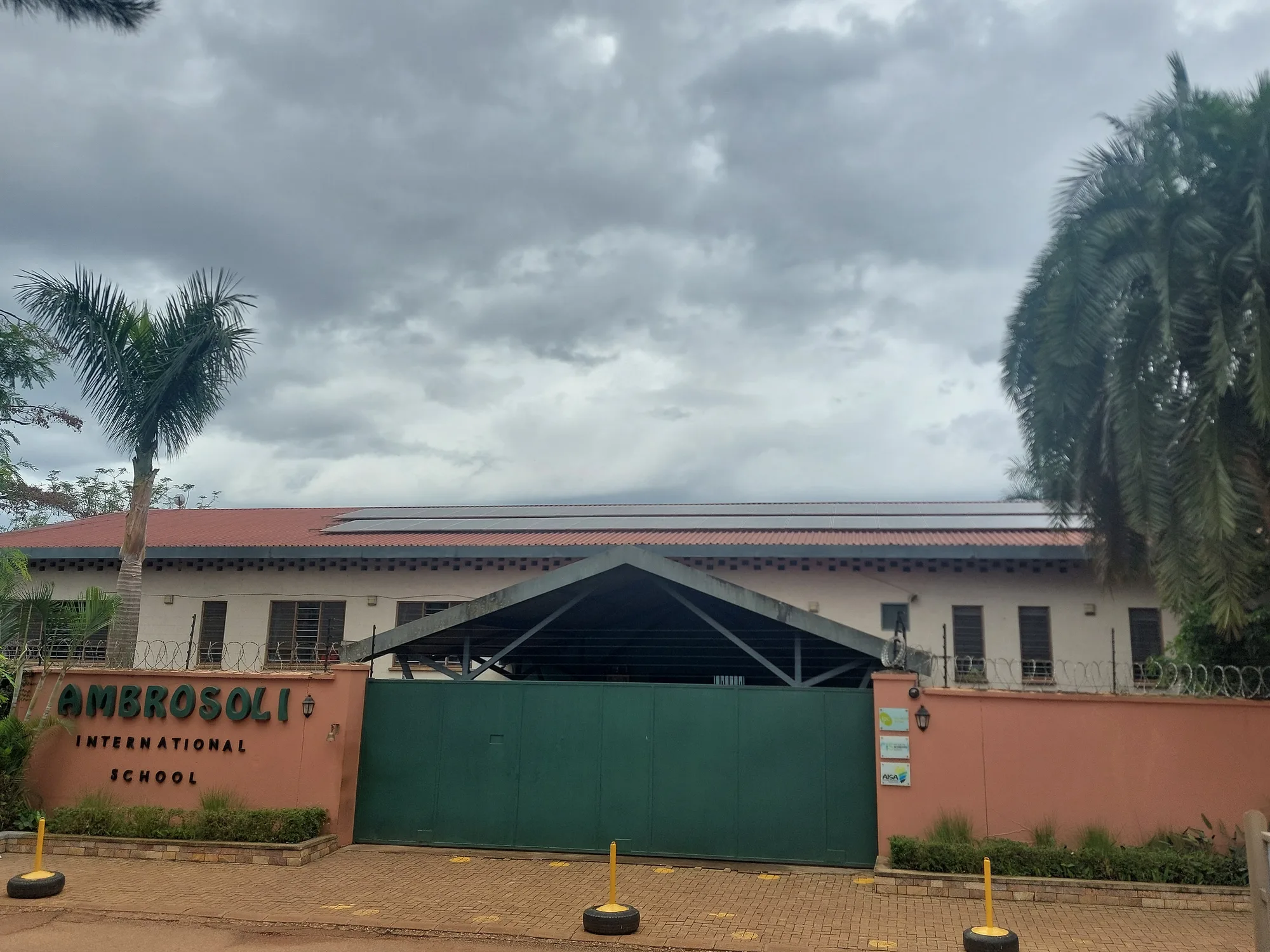 Ambrosoli International School
